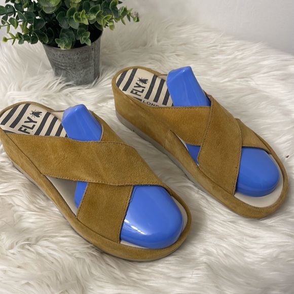 London Fly Criss Cross Suede Sandal Slide - Picture 2 of 7